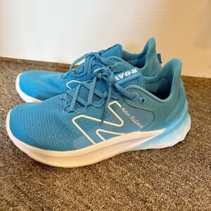 New Balance Women's Fresh Foam Roav V2 Sneaker Shoes Size 8 Blue White